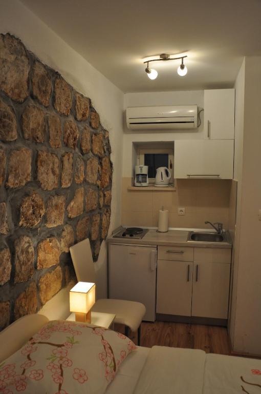 アパートメンツ ルチチ ドゥブロブニク 部屋 写真